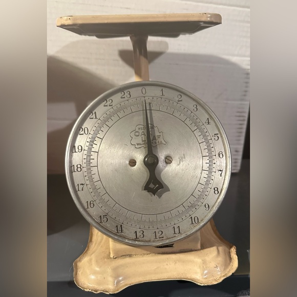 Vintage Wm Enders Oak Leaf Kitchen Baby Scale 24 Pounds Made In USA Walden NY - Picture 2 of 6